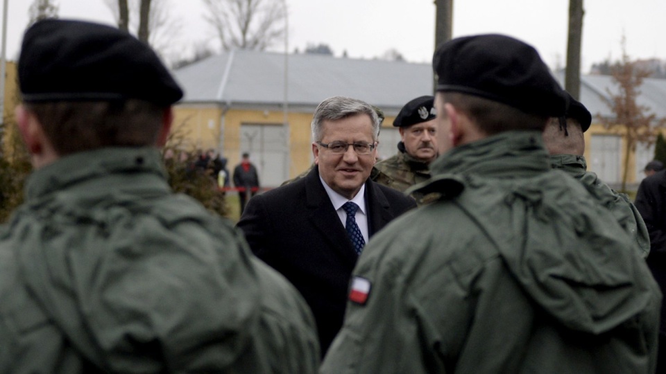 Do środków przeznaczanych na obronność prezydent Komorowski odniósł sie podczas wizyty w Rzeszowie. Fot. PAP/Darek Delmanowicz