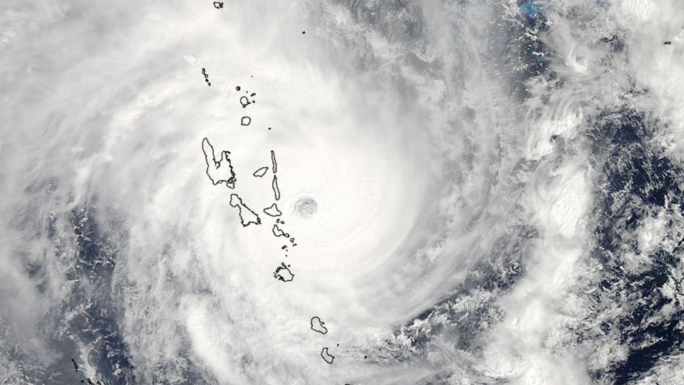 Oko cyklonu „Pam” nad Vanuatu. Fot. PAP/EPA