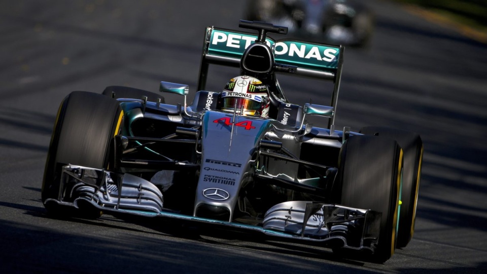 rytyjczyk Lewis Hamilton z zespołu Mercedes GP wygrał wyścig Formuły 1 o Grand Prix Australii rozegrany na torze w Melbourne. Fot. PAP/EPA