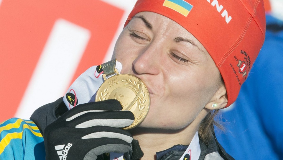 Walja Semerenko z Ukrainy, złotą medalistką biathlonowych mistrzostw świata. Fot. PAP/EPA