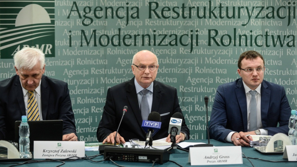 Konferencja prasowea ARiMR nt. m.in. rozpoczęcia przyjmowania wniosków o przyznanie dopłat bezpośrednich za 2015 rok. Fot. PAP/Jakub Kamiński