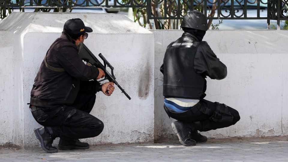22 osoby, w tym 20 zagranicznych turystów zginęło w środę w ataku terrorystycznym na Muzeum Bardo w Tunisie. Fot. PAP/EPA