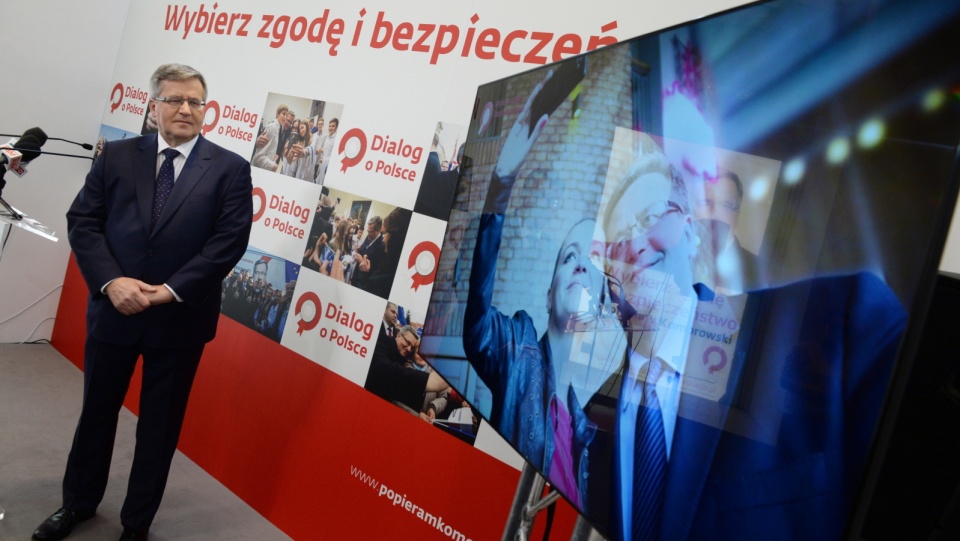 Bronisław Komorowski w trakcie konferencji prasowej, podczas której zaprezentowano spot wyborczy. Fot. PAP/Jacek Turczyk