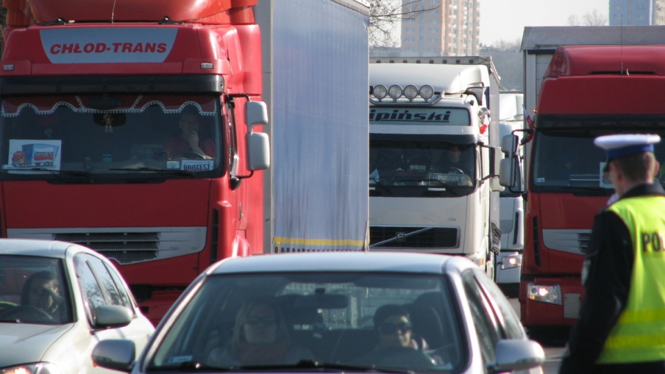 Transportowcy z Kujawsko-Pomorskiego włączyli się do ogólnopolskiego protestu. Fot. Andrzej Krystek