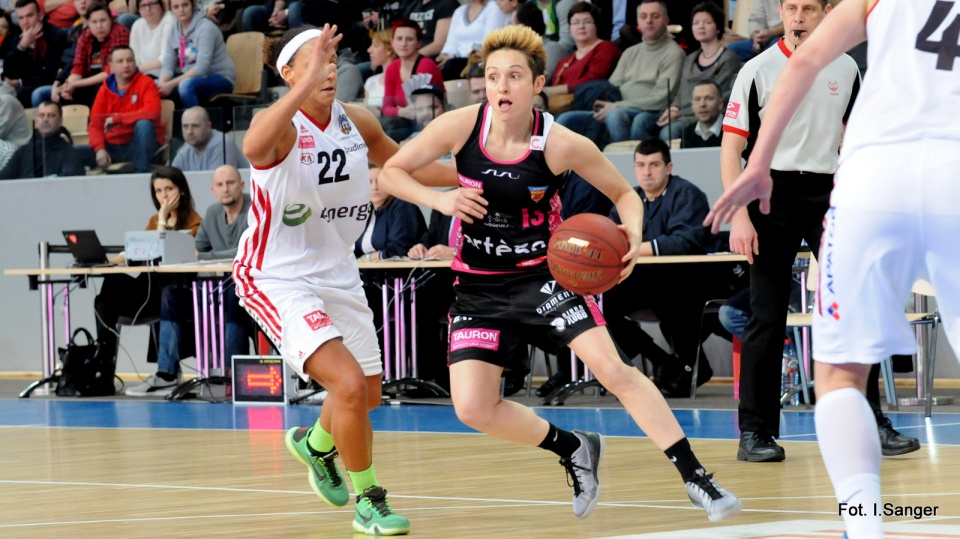Bydgoska drużyna wygrała 2. mecz i jest bliżej finału Tauron Basket Ligi Kobiet.