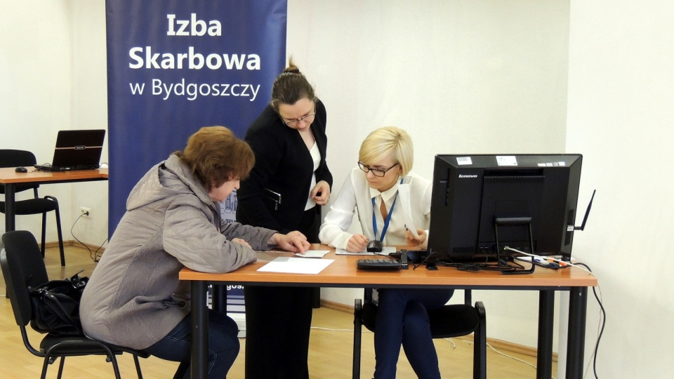 Pracownicy Izby Skarbowej w Galerii Glinki w Bydgoszczy. Fot. Tatiana Adonis