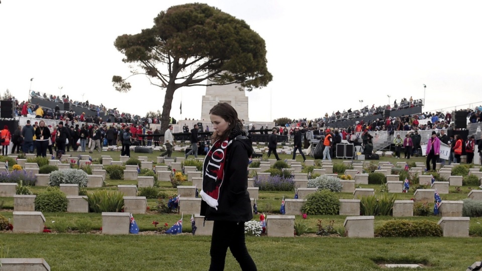 Na uroczystości przybyły tysiące osób z Australii i Nowej Zelandii, w których rocznice bitwy o Gallipoli obchodzone są szczególnie uroczyście. Fot. PAP/EPA/SEDAT SUNA