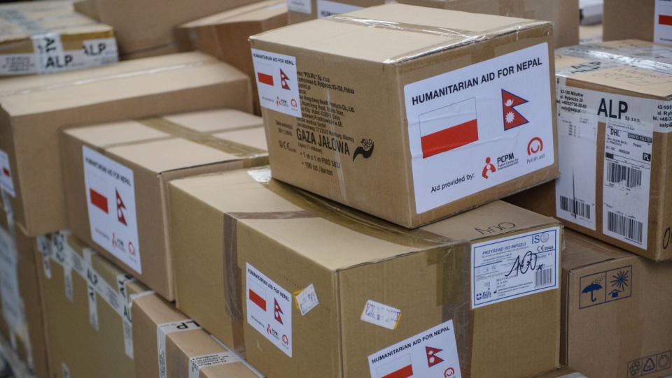 Pięć wojskowych samolotów transportowych przewiezie dary dla zrujnowanego przez trzęsienie ziemi Nepalu. Fot. PAP/Jakub Kamiński
