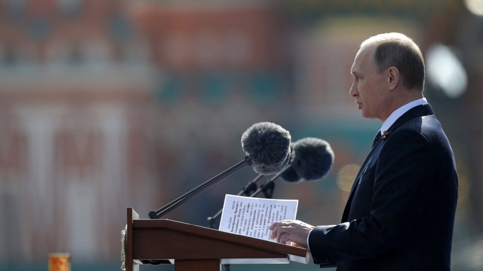 Przemawiając podczas defilady wojskowej na Placu Czerwonym w Moskwie, prezydent Rosji wezwał również do stworzenia "systemu równego bezpieczeństwa dla wszystkich państw". Fot. PAP/EPA