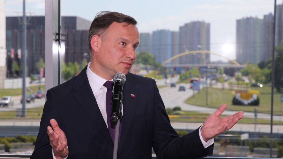 andydat PiS Andrzej Duda podkreślił w sobotę w Katowicach po spotkaniu z szefami NSZZ "Solidarność" i OPZZ, że jako prezydent chce być "kreatorem i patronem dialogu" z partnerami społecznymi dotyczącego spraw pracowniczych i gospodarki. Fot. PAP/Andrzej Grygiel