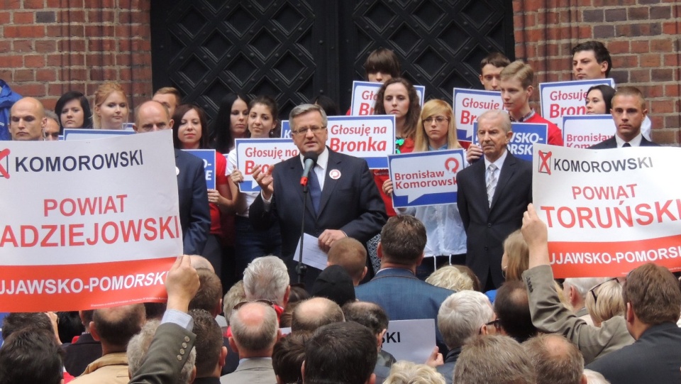 Prezydent w Toruniu spotkał się z mieszkańcami na Rynku Staromiejskim. Fot. Michał Zaręba