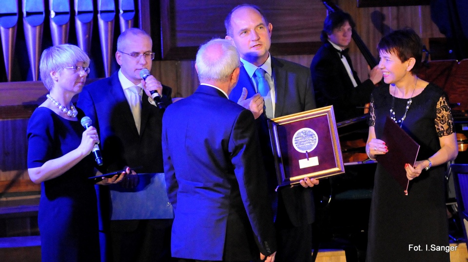 Podczas gali Piotr Całbecki wręczył Polskiemu Radiu PiK Medal Marszałka Województwa Kujawsko-Pomorskiego "Unitas Durat Palatinatus Cuiaviano-Pomeraniensis".