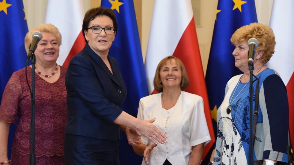 Premier Ewa Kopacz podczas konferencji prasowej po spotkaniu z przedstawicielami Gminnych Rad Seniorów. Fot. PAP/Radek Pietruszka