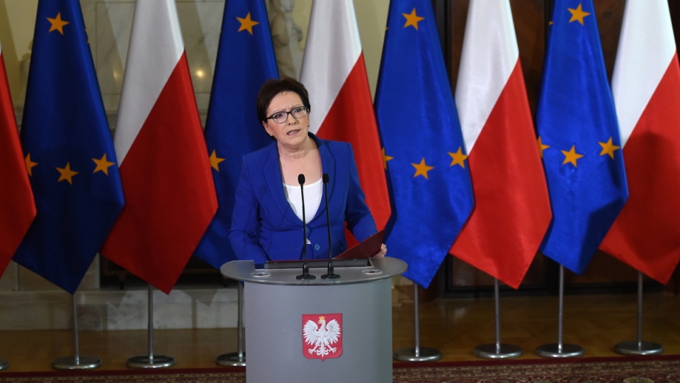 Premier Ewa Kopacz, podczas konferencji prasowej, dot. wycieku akt ze śledztwa ws. afery podsłuchowej. Fot. PAP/Radek Pietruszka