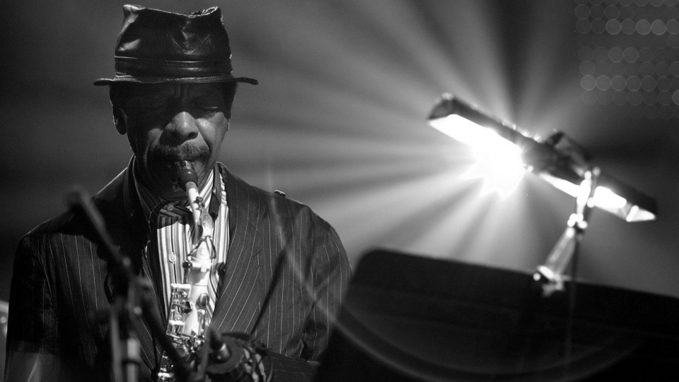 Ornette Coleman na zdjęciu archiwalnym na 40. Montreux Jazz Festival. Fot. PAP/EPA.