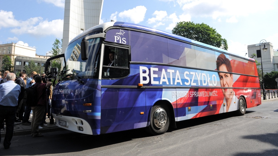 Szydłobus przed wyjazdem w Polskę. Fot. PAP/Marcin Obara