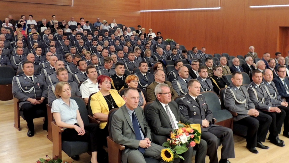 W obchodach Święta Policji uczestniczyły władze samorządowe, komendanci - wojewódzki i powiatowy, rodziny uhonorowanych policjantów oraz służby współpracujące z Policją. Fot. Michał Zaręba