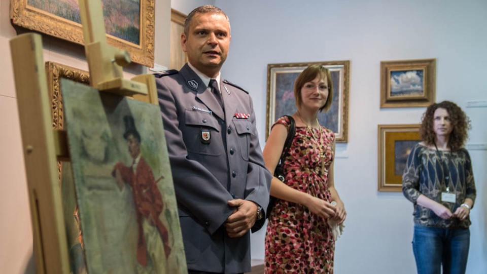Skradziony w 1993 r. z kolekcji Muzeum Zofii Kossak obraz, wrócił do właścicieli. Fot. Policja