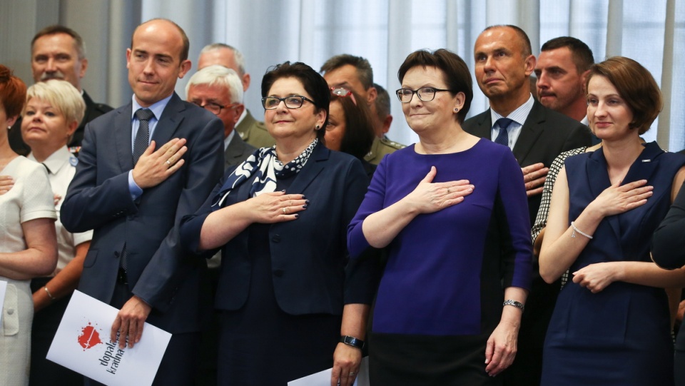 Nie nakazy i zakazy, a wiedza, jak działają dopalacze, pomoże ochronić przed nimi młodych - przekonywała premier Ewa Kopacz. Fot. PAP/Rafał Guz