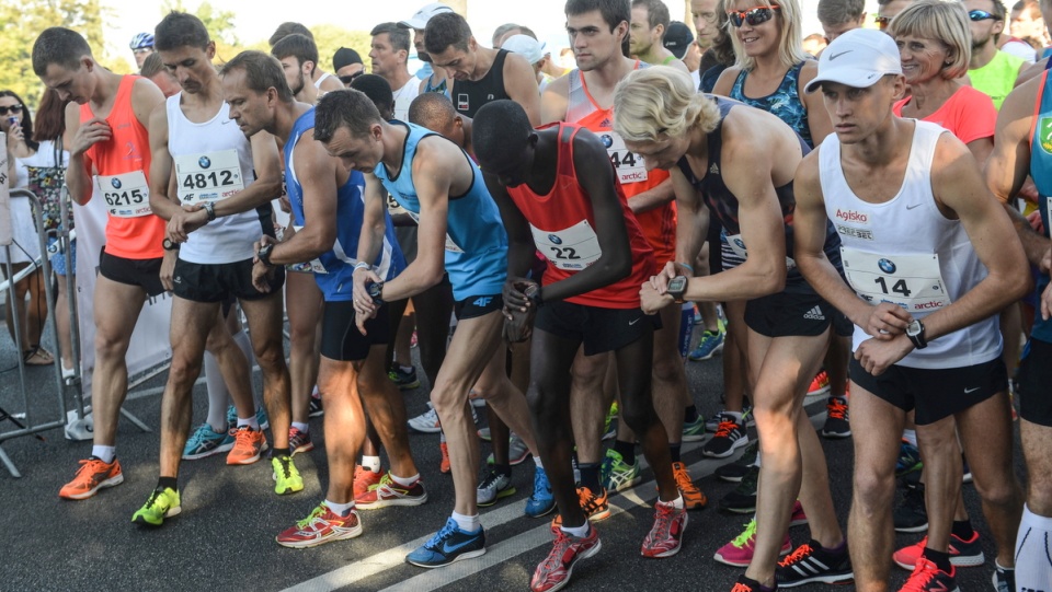 Prawie 7 tys. uczestników wzięło udział w drugiej edycji BMW Półmaratonu Praskiego w stolicy. Fot. PAP/Jakub Kamiński