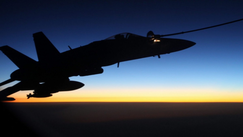 Samoloty wchodzące w skład sił koalicji dokonały 12 września 22 nalotów na cele IS w Iraku i trzech w Syrii. Fot. PAP/EPA