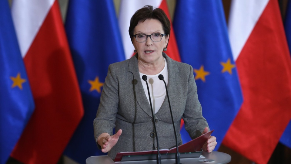 W wygłoszonym oświadczeniu szefowa rządu zapowiedziała też, że niezwłocznie po otrzymaniu komunikatu o jakiejkolwiek groźbie dla Polski granice zostaną objęte kontrolą. Fot. PAP/Rafał Guz