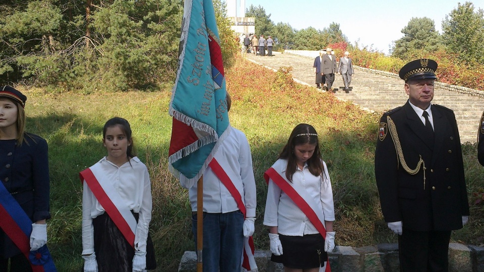 W uroczystości, oprócz władz, wzięli udział uczniowie fordońskich szkół. Fot. Andrzej Krystek