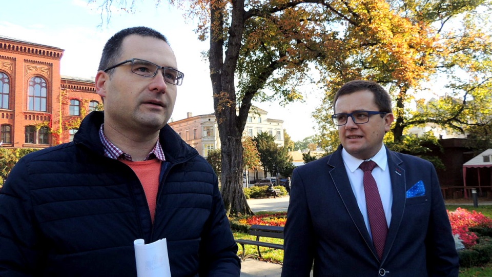 Fundatorami tzw. "stypendium radnego" są Tomasz Puławski i Ireneusz Nitkiewicz z SLD. Fot. Hanna Gołata