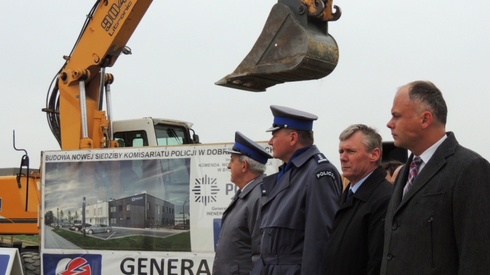 W uroczystości wmurowania aktu erekcyjnego pod budowę komisariatu wziął udział Wiceminister Spraw Wewnętrznych, Grzegorz Karpiński. Fot. Michał Zaręba