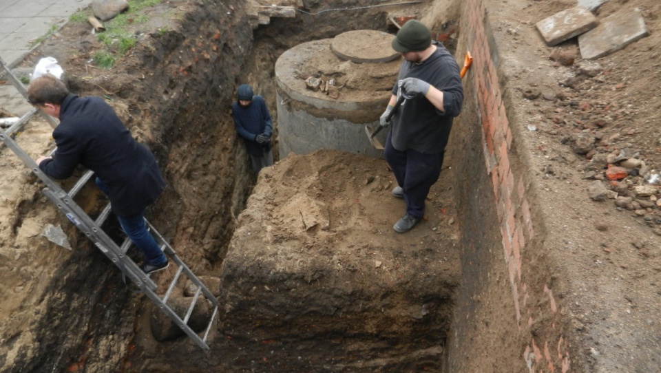 W okolicach fosy przy Teatrze Baj Pomorski w Toruniu archeolodzy znaleźli wejście na most prowadzący na Zamek Krzyżacki. Fot. Iwona Muszytowska-Rzeszotek