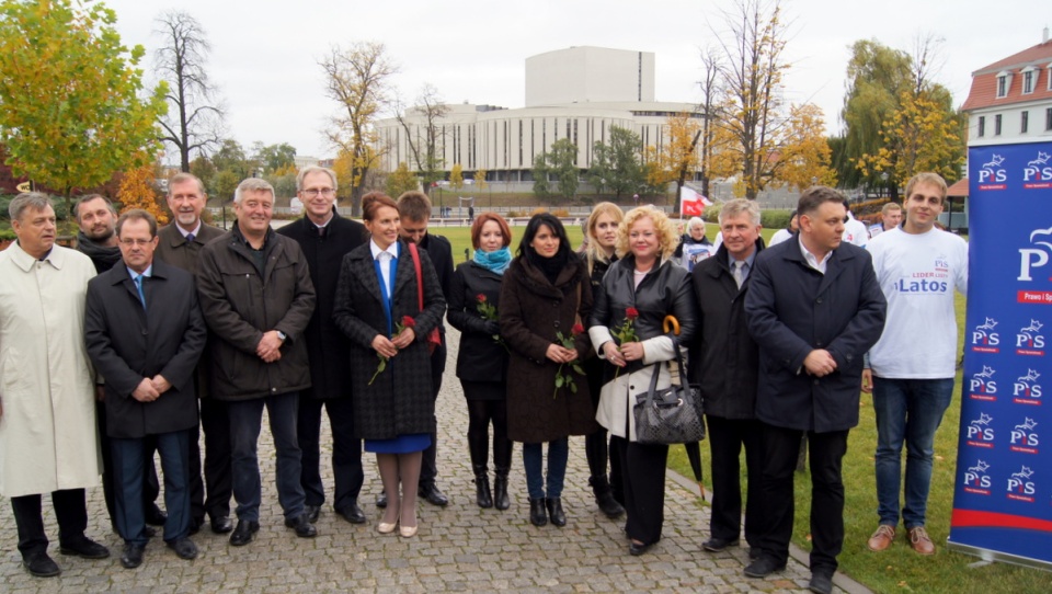 Bydgoscy kandydaci PiS w wyborach parlamentarnych podsumowali kampanię wyborczą na Wyspie Młyńskiej. Fot. Henryk Żyłkowski