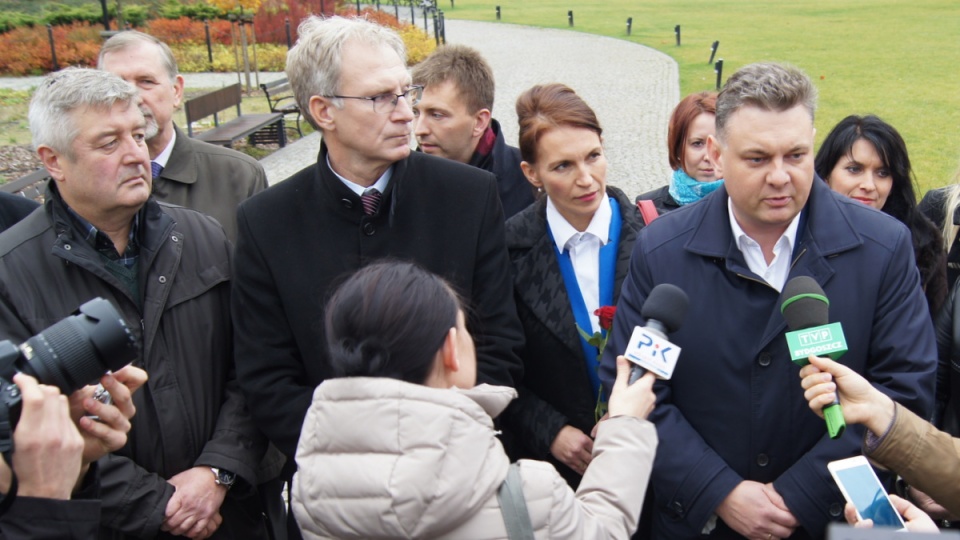 Bydgoscy kandydaci PiS w wyborach parlamentarnych podsumowali kampanię wyborczą na Wyspie Młyńskiej. Fot. Henryk Żyłkowski