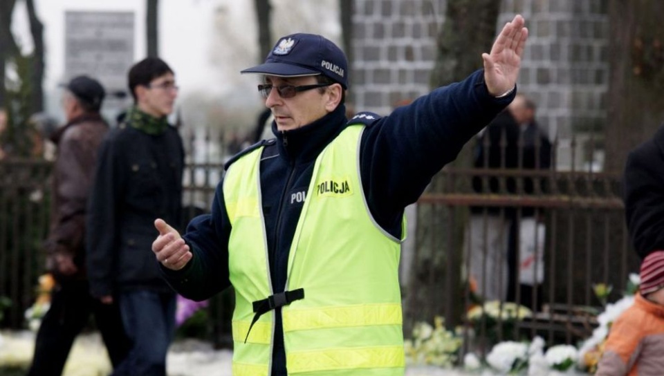 Policjanci przygotowani są na wzmożony ruch podczas tzw. powrotów i zapowiadają intensywne kontrole. Fot. naklo.kujawsko-pomorska.policja.gov.pl