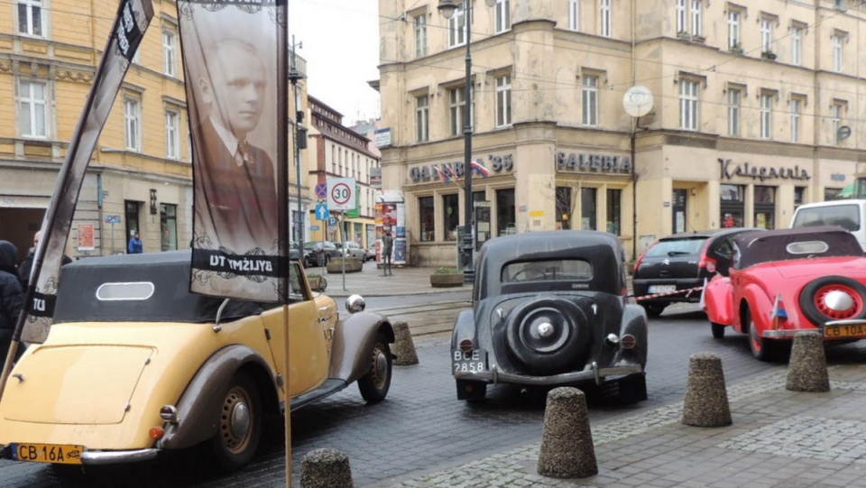 Tłem dla "żywych obrazków" z lat 20. XX wieku od kilku już lat jest bydgoski "Hotel pod Orłem". Fot. Sława Skibińska-Dmitruk