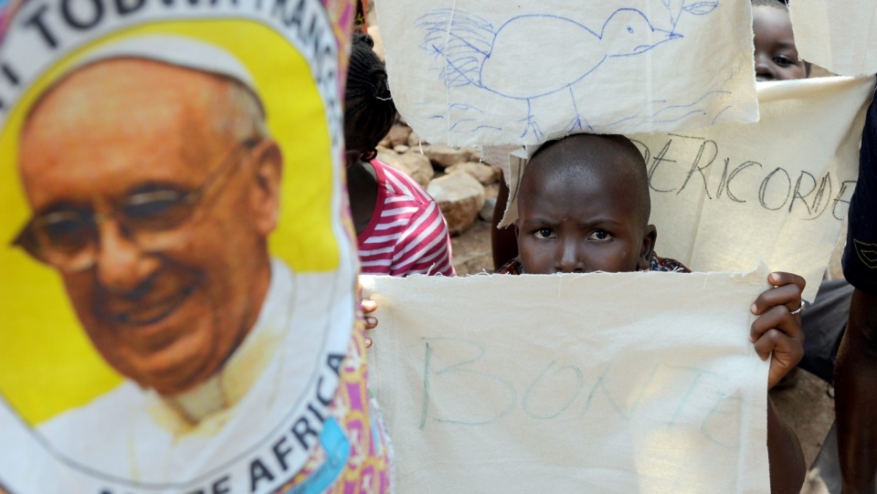 Papież Franciszek w niedzielę rozpoczął wizytę w Republice Środkowoafrykańskiej. Fot. PAP/EPA