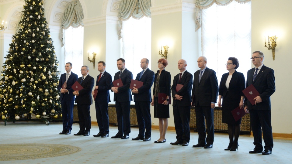 Nowo powołani członkowie Rady Dialogu Społecznego, przedstawiciele strony rządowej. Fot. PAP/Jacek Turczyk