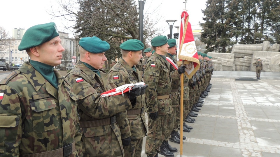 Pomnik przeniesiono, gdyż w miejscu jego dotychczasowej lokalizacji powstanie gmach sądu. Fot. Michał Zaręba