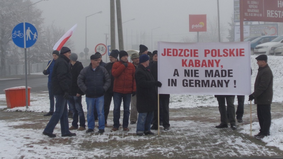 Tym razem było ich mniej niż ostatnio, ale znowu zablokowali drogę krajową numer 25. Fot. Marcin Doliński