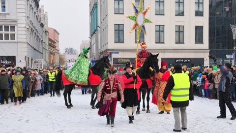 Bydgoski Orszak Trzech Króli wyruszył sprzed kościoła Św. Trójcy i przeszedł na Stary Rynek. Fot. I. Sanger
