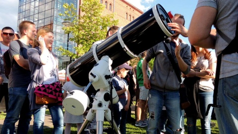 Bydgoszczanie mogli dzisiaj "dotknąć" planet, a nawet Słońca. Fot. Damian Klich