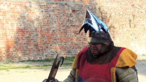 Przed bitwą, mieszkańcy Torunia mogli obserwować barwną paradę rycerzy. Fot. Stanisław Janowski