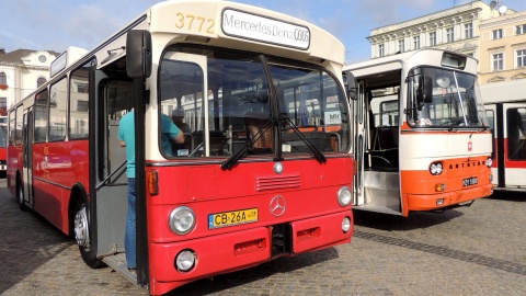 Wystawa autobusów na Starym Rynku w Bydgoszczy. Fot. Damian Klich