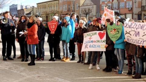 Protest rodziców i uczniów Zespołu Szkół Ogólnokształcących w Kcyni