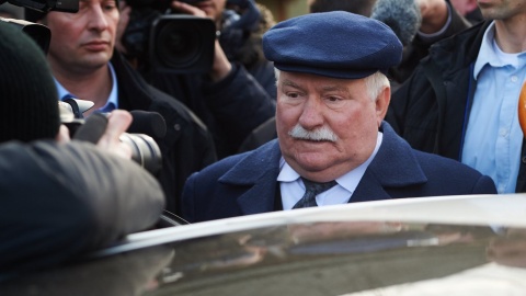 Wałęsa: nieźle podrobili te papierki