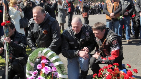 Rosyjscy oficjele i motocykliści oddali hołd czerwonoarmistom