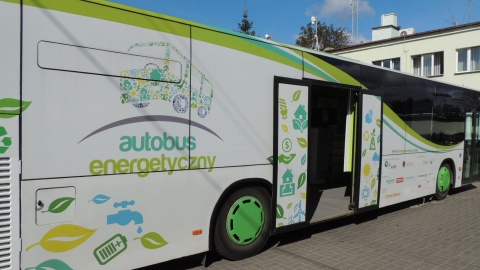 Autobus energetyczny w Białych Błotach