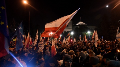 Protesty KOD-u pod Sejmem w Warszawie i w kilku miastach w kraju