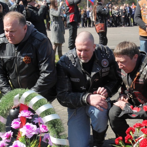 Rosyjscy oficjele i motocykliści oddali hołd czerwonoarmistom