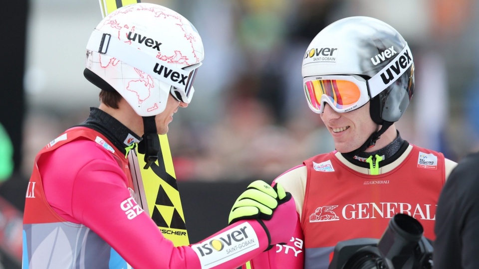 Kamil Stoch (L) i Stefan Hula podczas konkursu w Ga-Pa. Fot. PAP/EPA