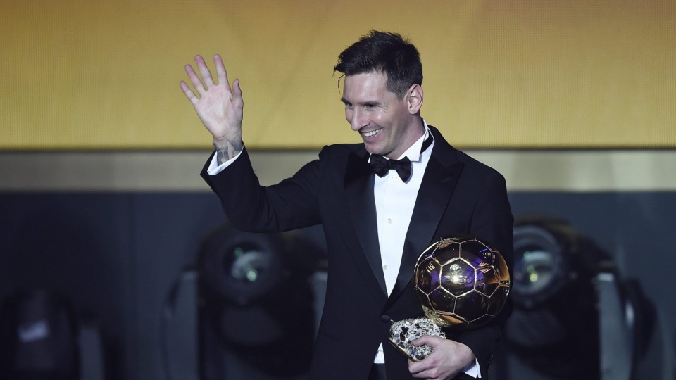 Argentyńczyk Lionel Messi z Barcelony po raz piąty w karierze został wybrany najlepszym piłkarzem świata. Fot. PAP/EPA